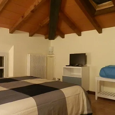 Delle Colonne Nyaraló Parma